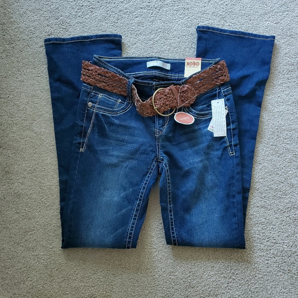 NWT No Boundaries size 5 embellished jeans